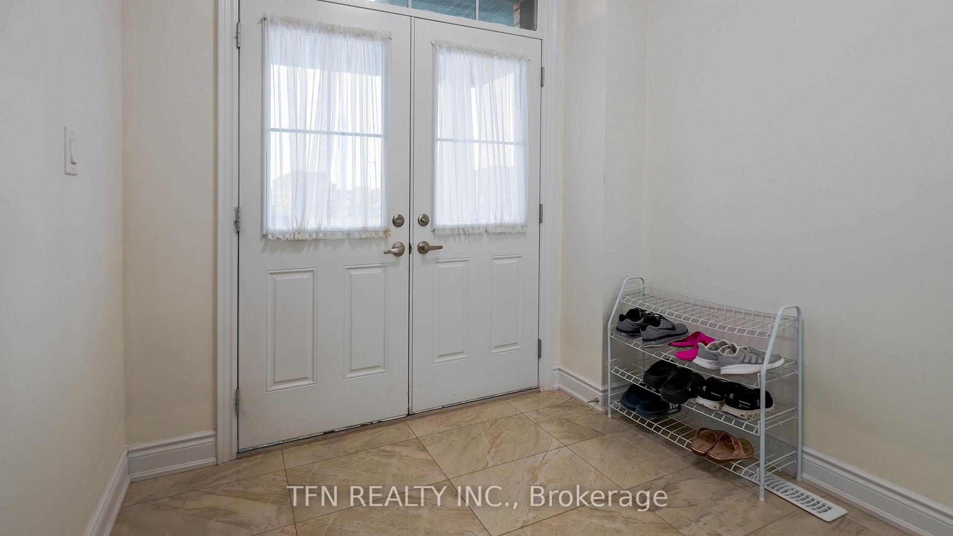 Photo 3 of Unit Upper, 125 Vanilla Trail, Thorold, Rolling Meadows — HOMEH