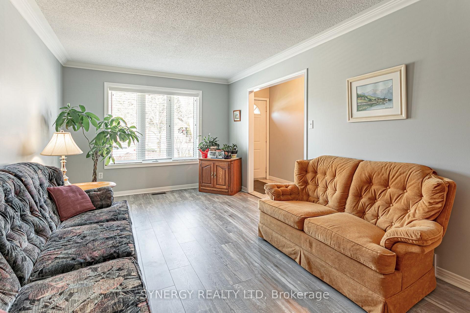 Photo 7 of 16 Parkview Drive, Strathroy-Caradoc, SE — HOMEH
