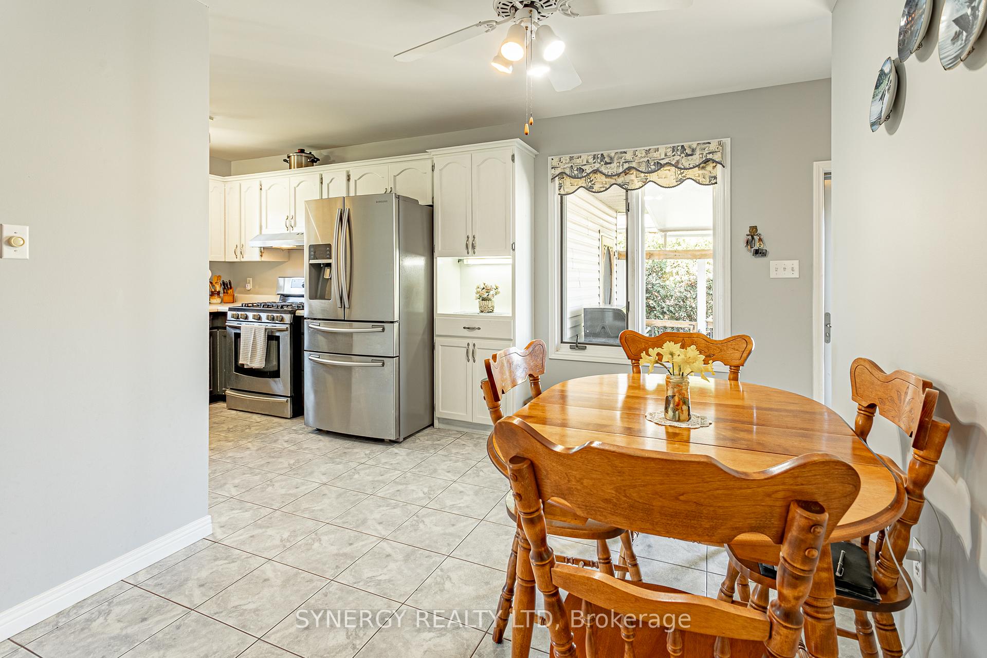 Photo 10 of 16 Parkview Drive, Strathroy-Caradoc, SE — HOMEH