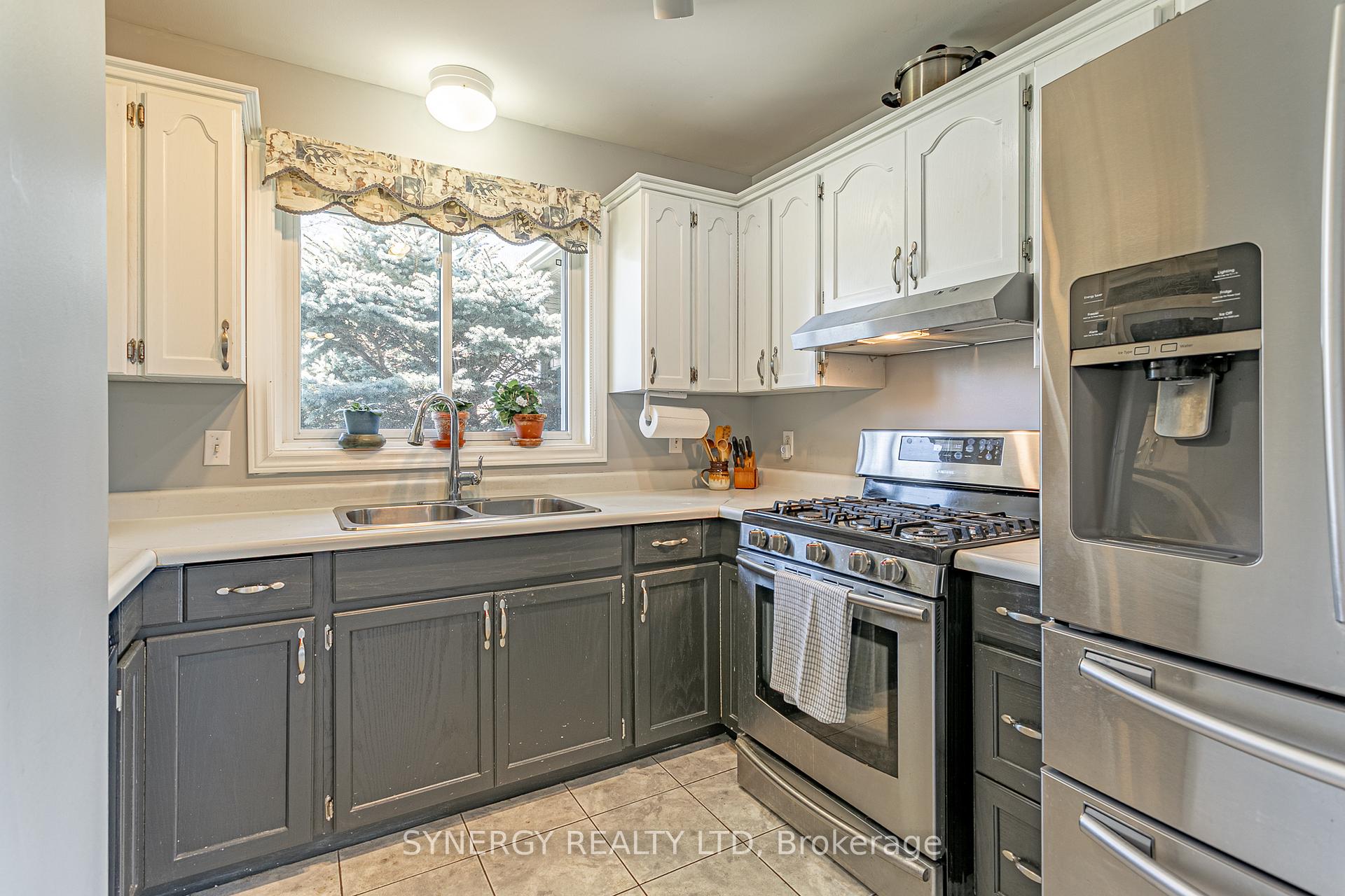 Photo 12 of 16 Parkview Drive, Strathroy-Caradoc, SE — HOMEH