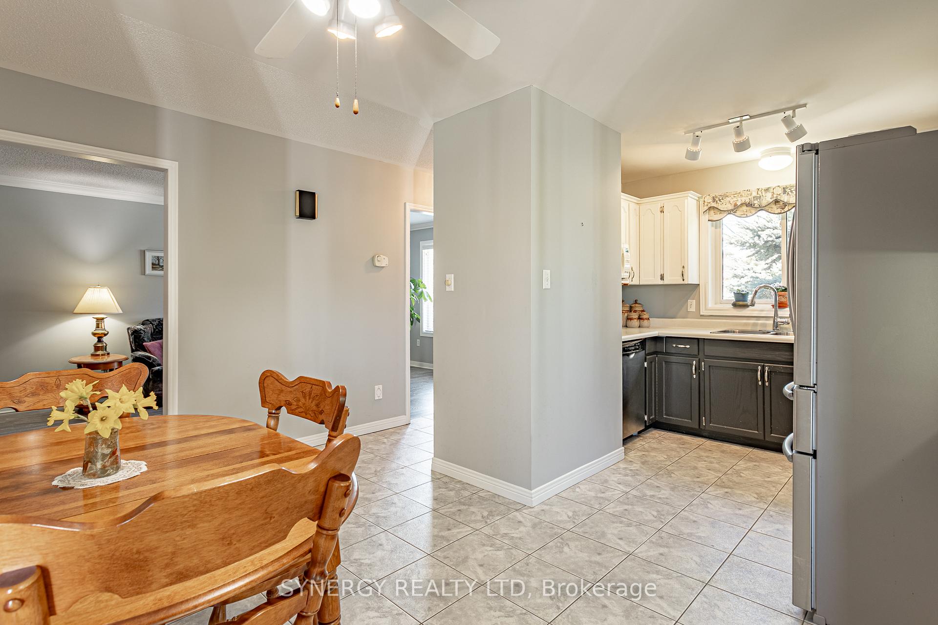 Photo 14 of 16 Parkview Drive, Strathroy-Caradoc, SE — HOMEH