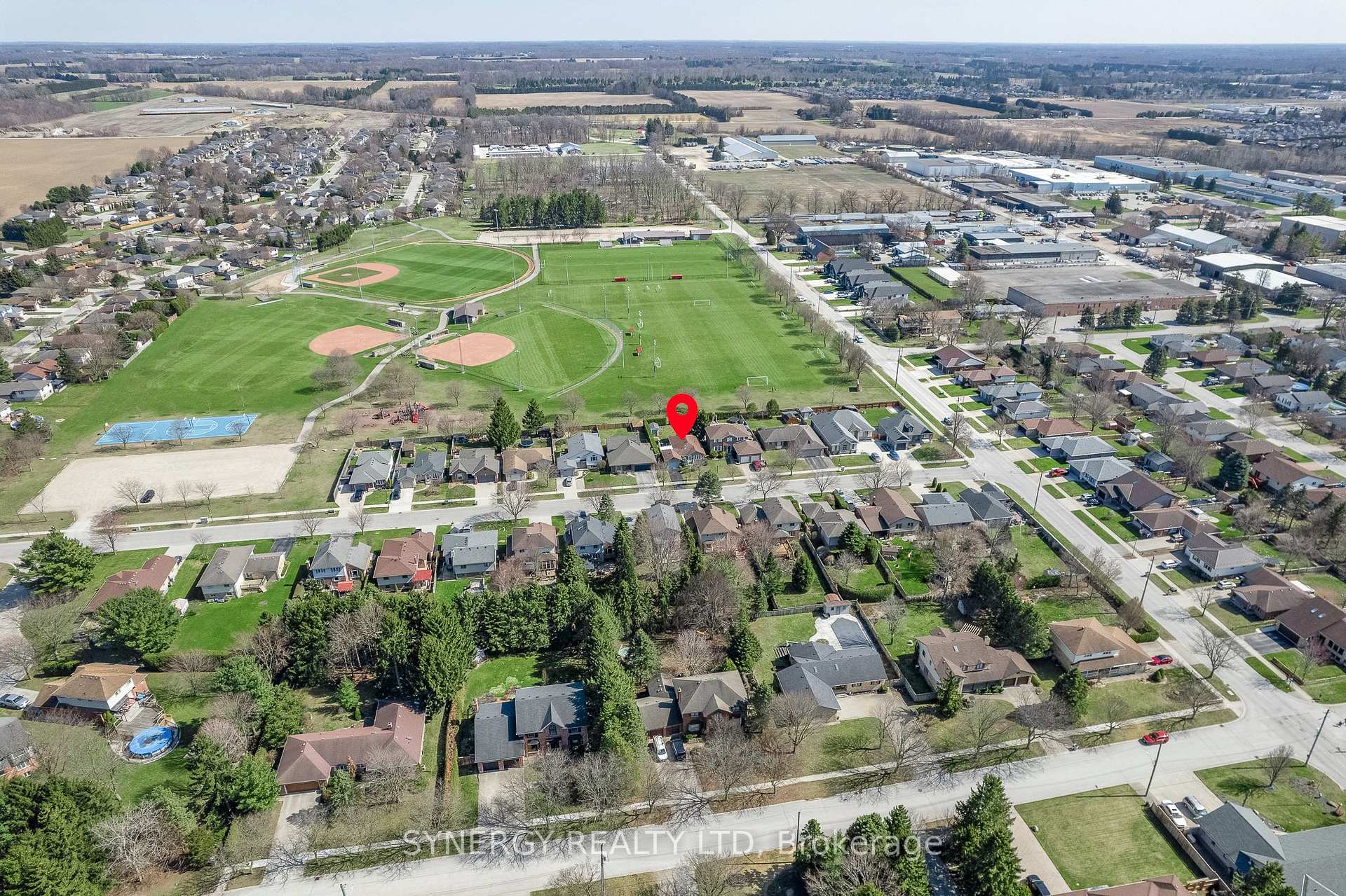 Photo 35 of 16 Parkview Drive, Strathroy-Caradoc, SE — HOMEH