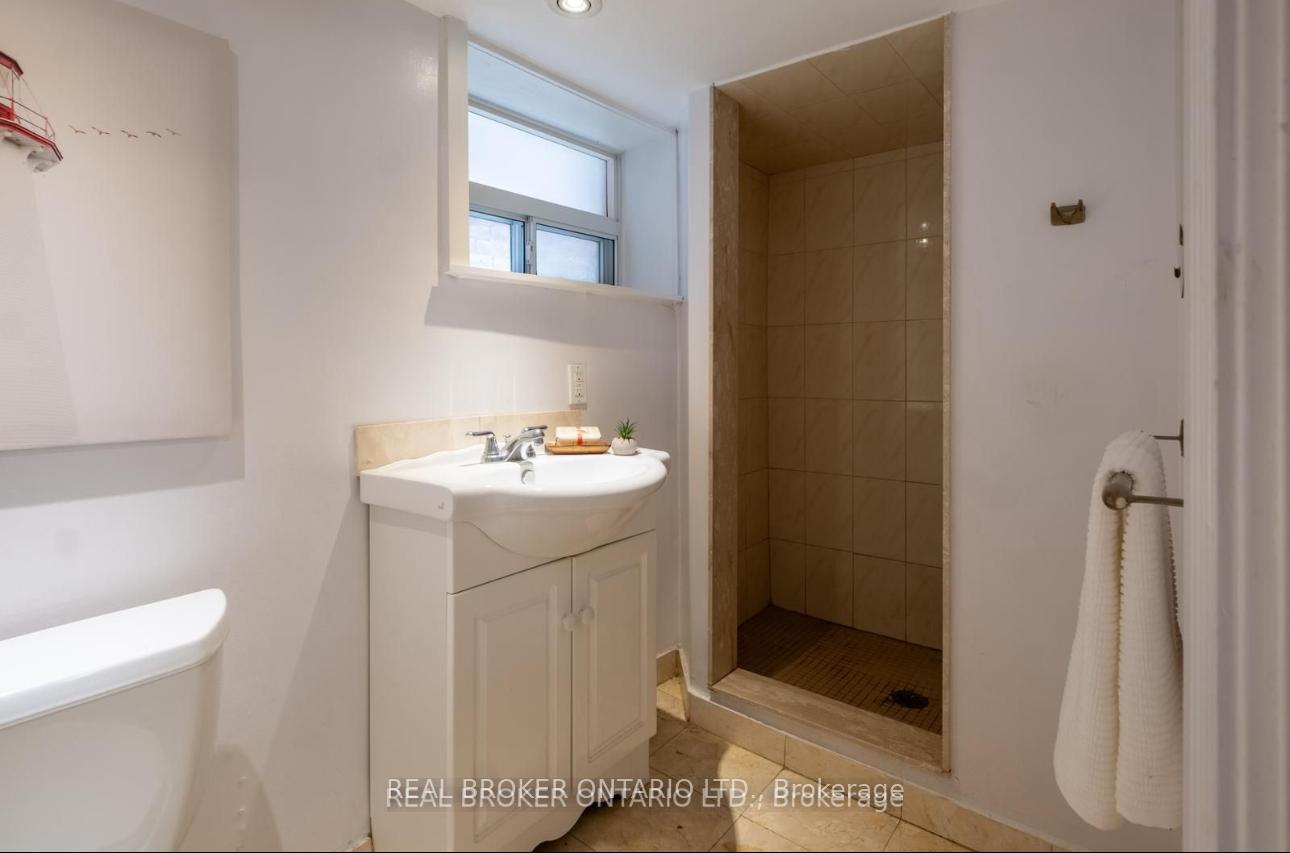 Photo 21 of 158 Golfview Avenue, Toronto, East End-Danforth — HOMEH