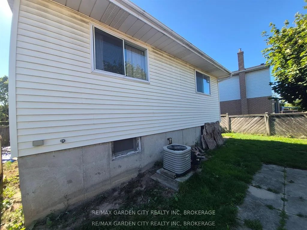 Photo 7 of 74 Commerford Street, Thorold, Confederation Heights — HOMEH