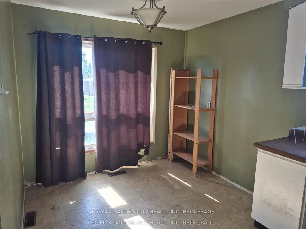Photo 12 of 74 Commerford Street, Thorold, Confederation Heights — HOMEH