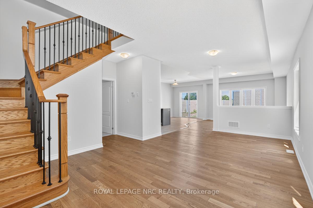 Photo 3 of 118 Palace Street, Thorold, Thorold Downtown — HOMEH