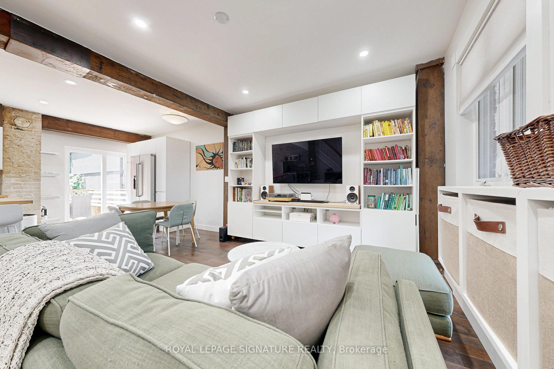 Photo 4 of 17 Hunter Street, Toronto, Blake-Jones — HOMEH