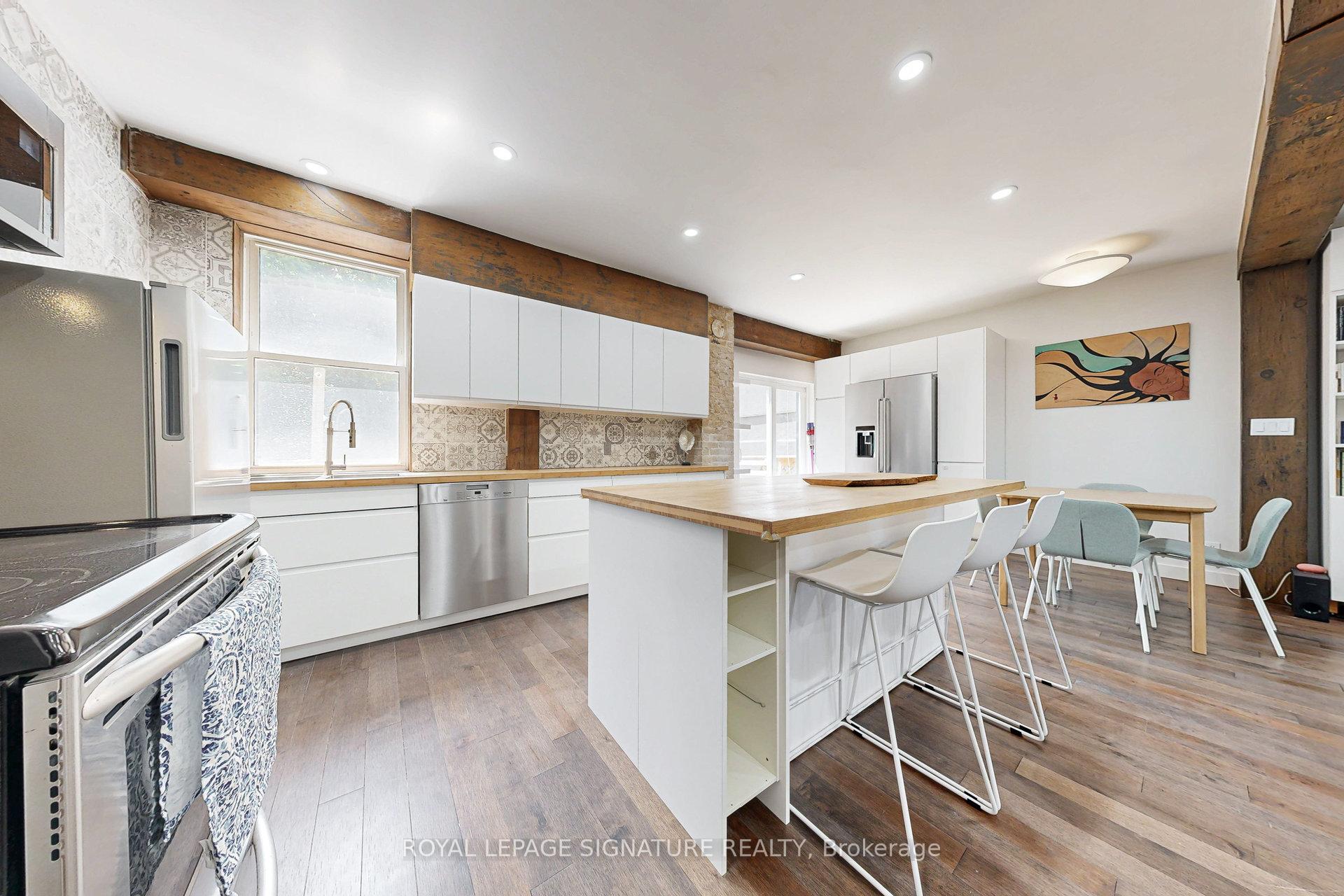 Photo 10 of 17 Hunter Street, Toronto, Blake-Jones — HOMEH