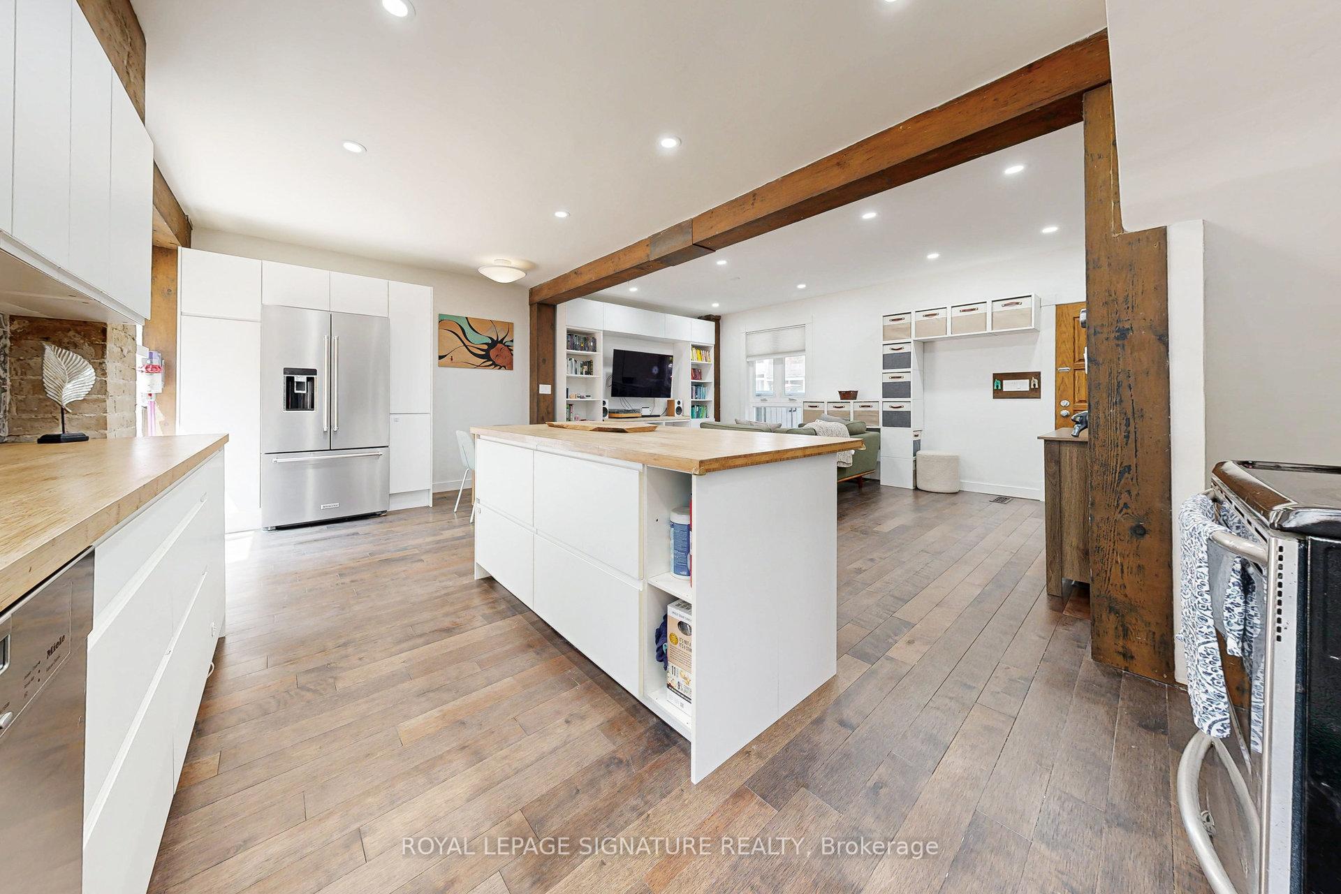 Photo 12 of 17 Hunter Street, Toronto, Blake-Jones — HOMEH