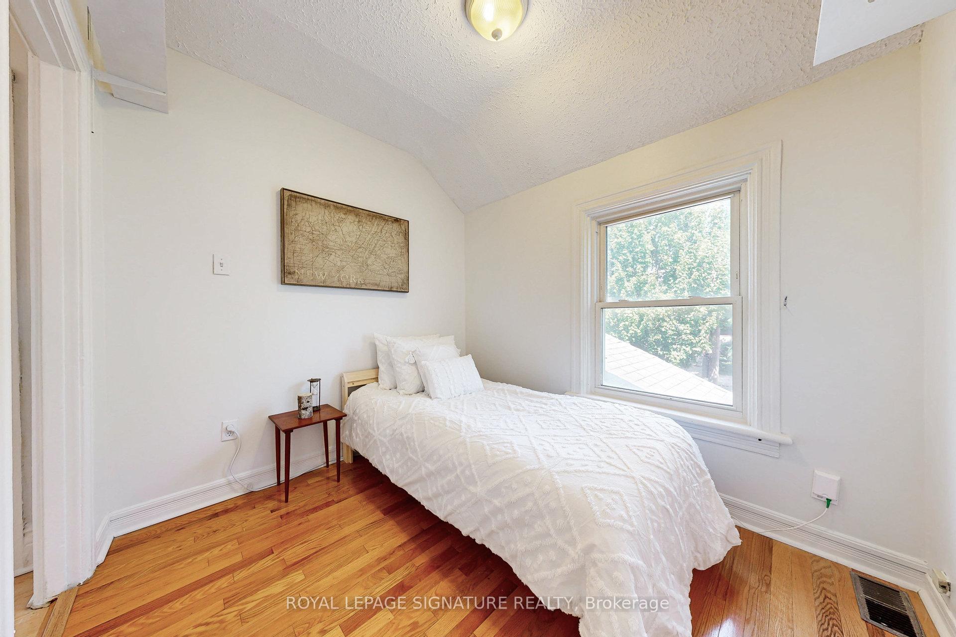 Photo 14 of 17 Hunter Street, Toronto, Blake-Jones — HOMEH
