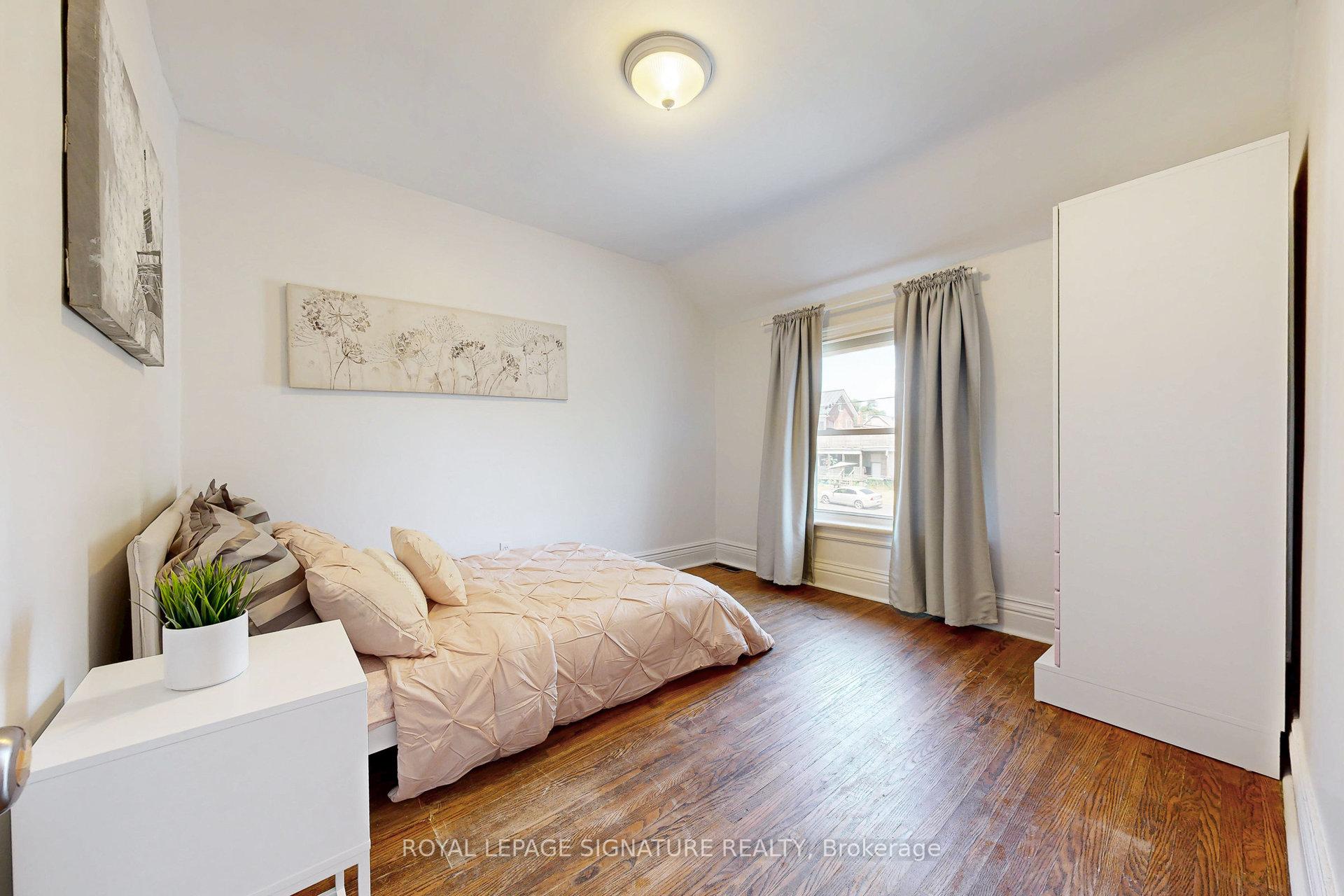 Photo 16 of 17 Hunter Street, Toronto, Blake-Jones — HOMEH