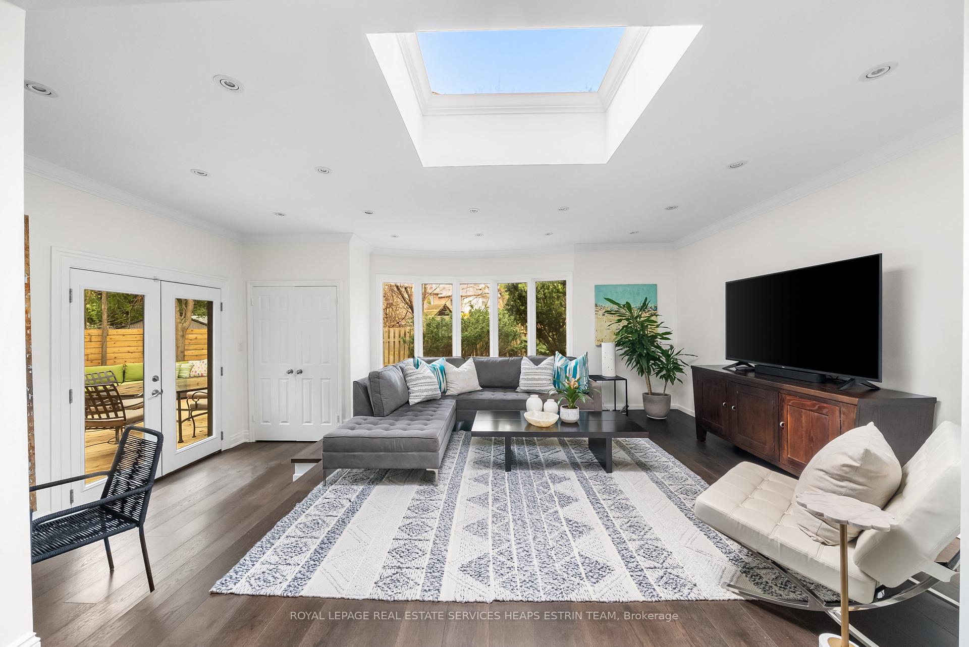 Photo 10 of 52 Fleming Crescent, Toronto, Leaside — HOMEH