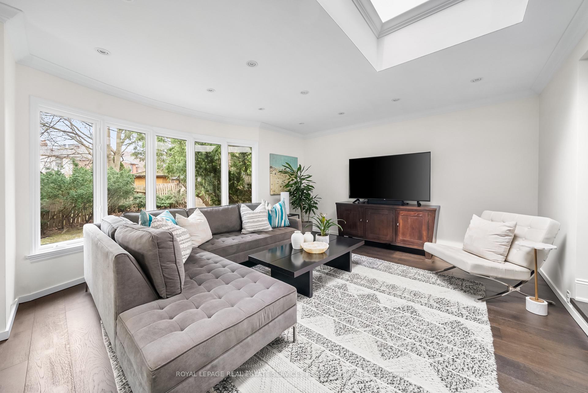 Photo 11 of 52 Fleming Crescent, Toronto, Leaside — HOMEH