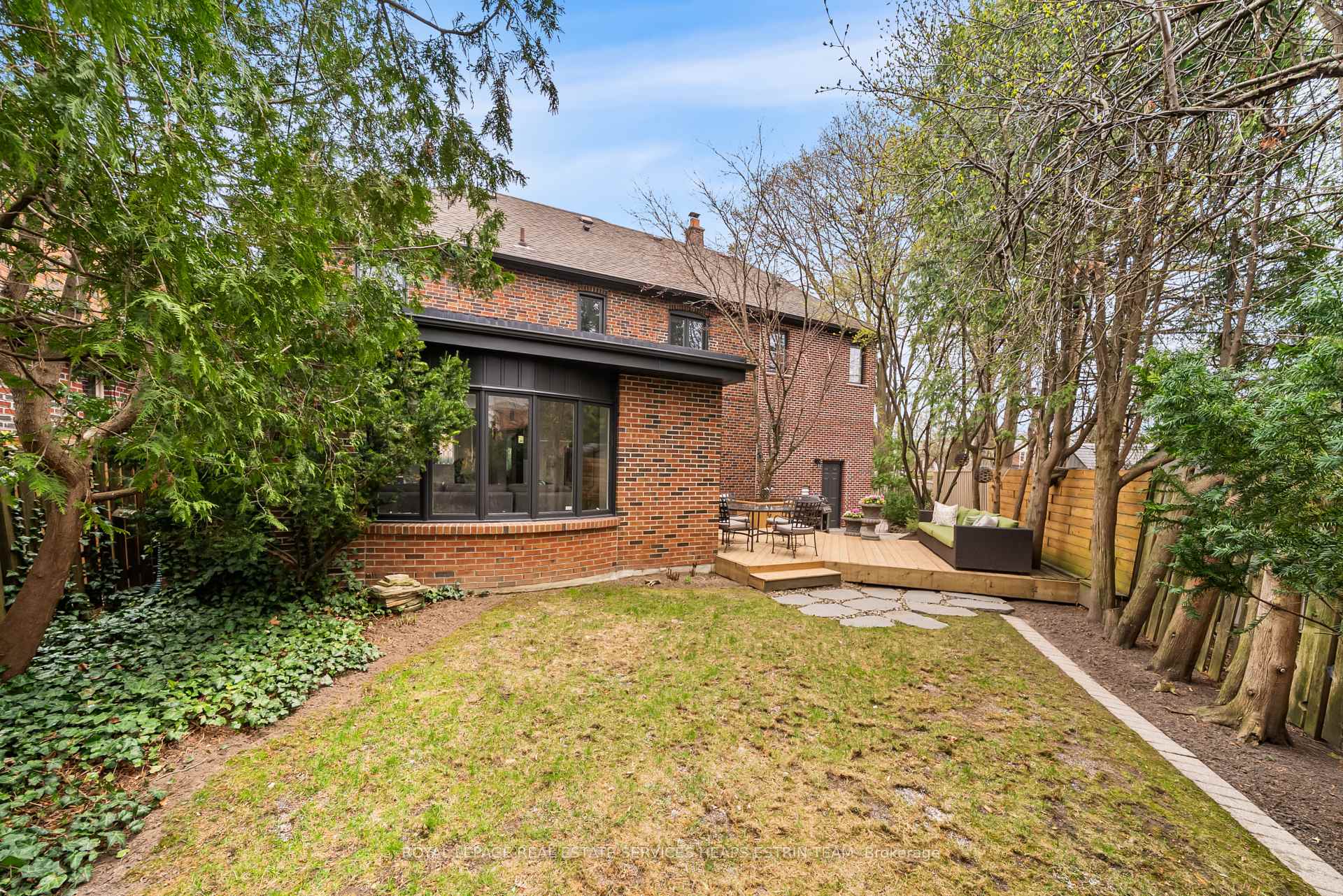 Photo 35 of 52 Fleming Crescent, Toronto, Leaside — HOMEH