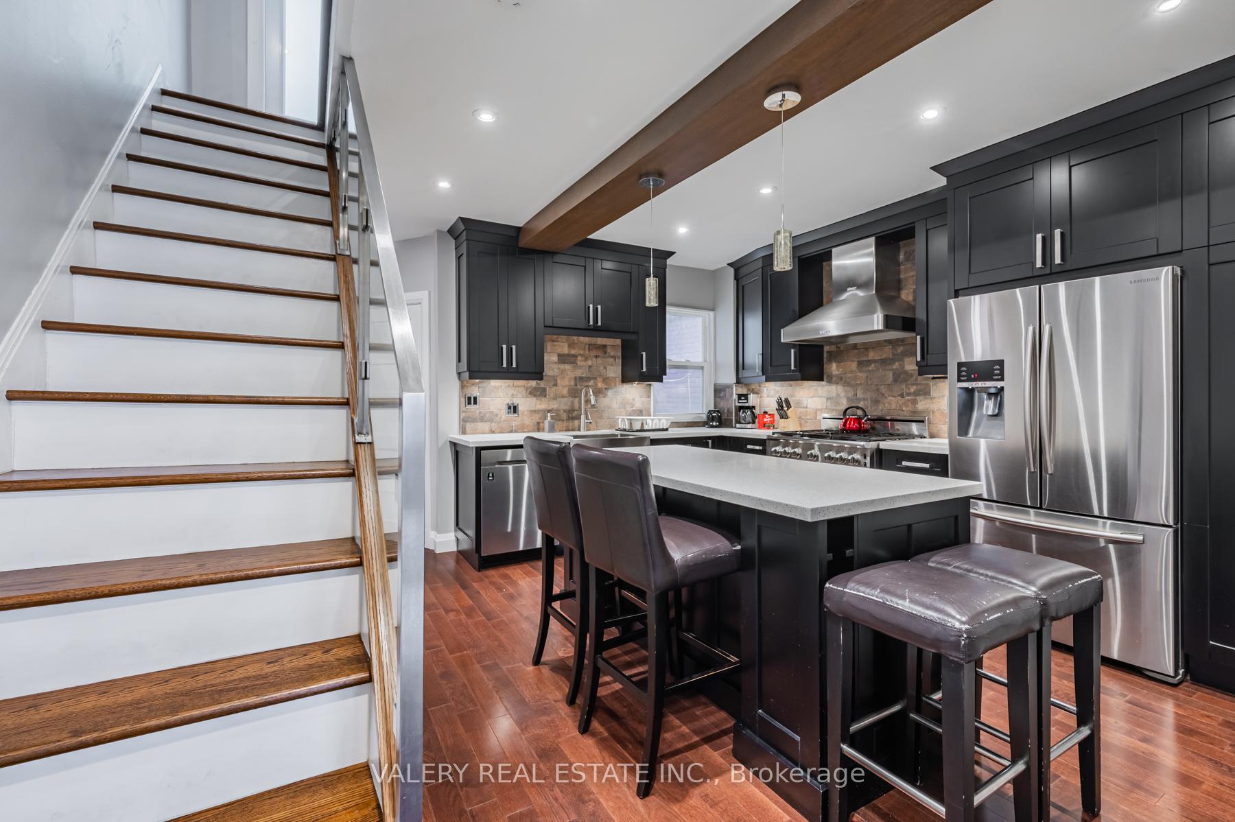 Photo 2 of 117 Mcgill Street, Toronto, Church-Yonge Corridor — HOMEH