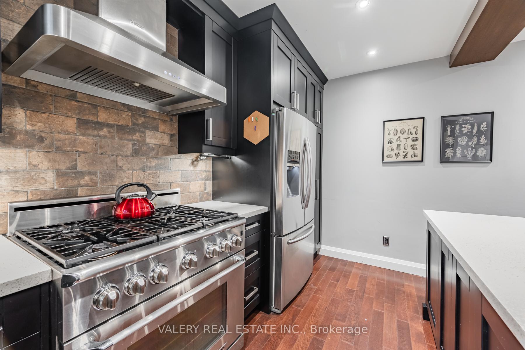 Photo 3 of 117 Mcgill Street, Toronto, Church-Yonge Corridor — HOMEH