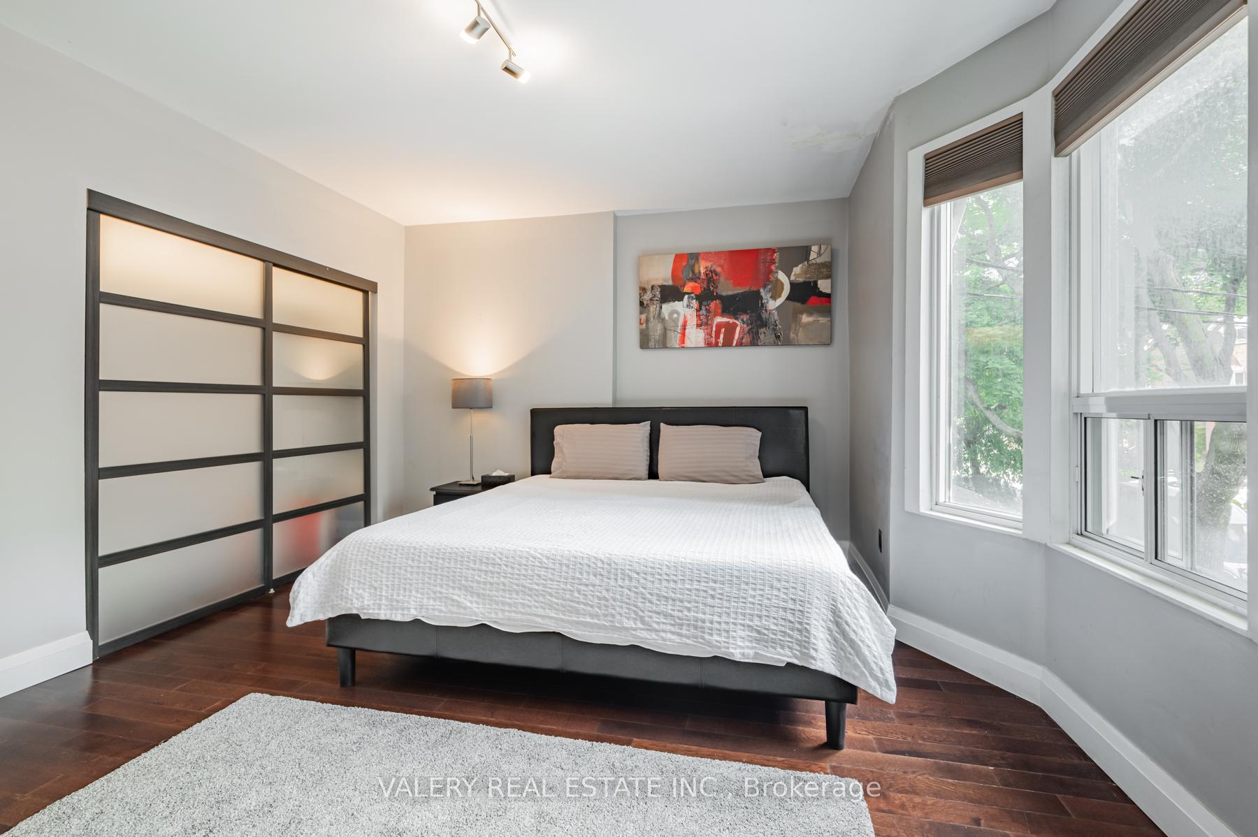 Photo 5 of 117 Mcgill Street, Toronto, Church-Yonge Corridor — HOMEH