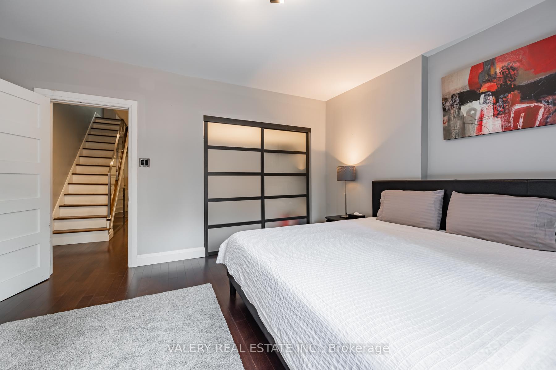 Photo 6 of 117 Mcgill Street, Toronto, Church-Yonge Corridor — HOMEH
