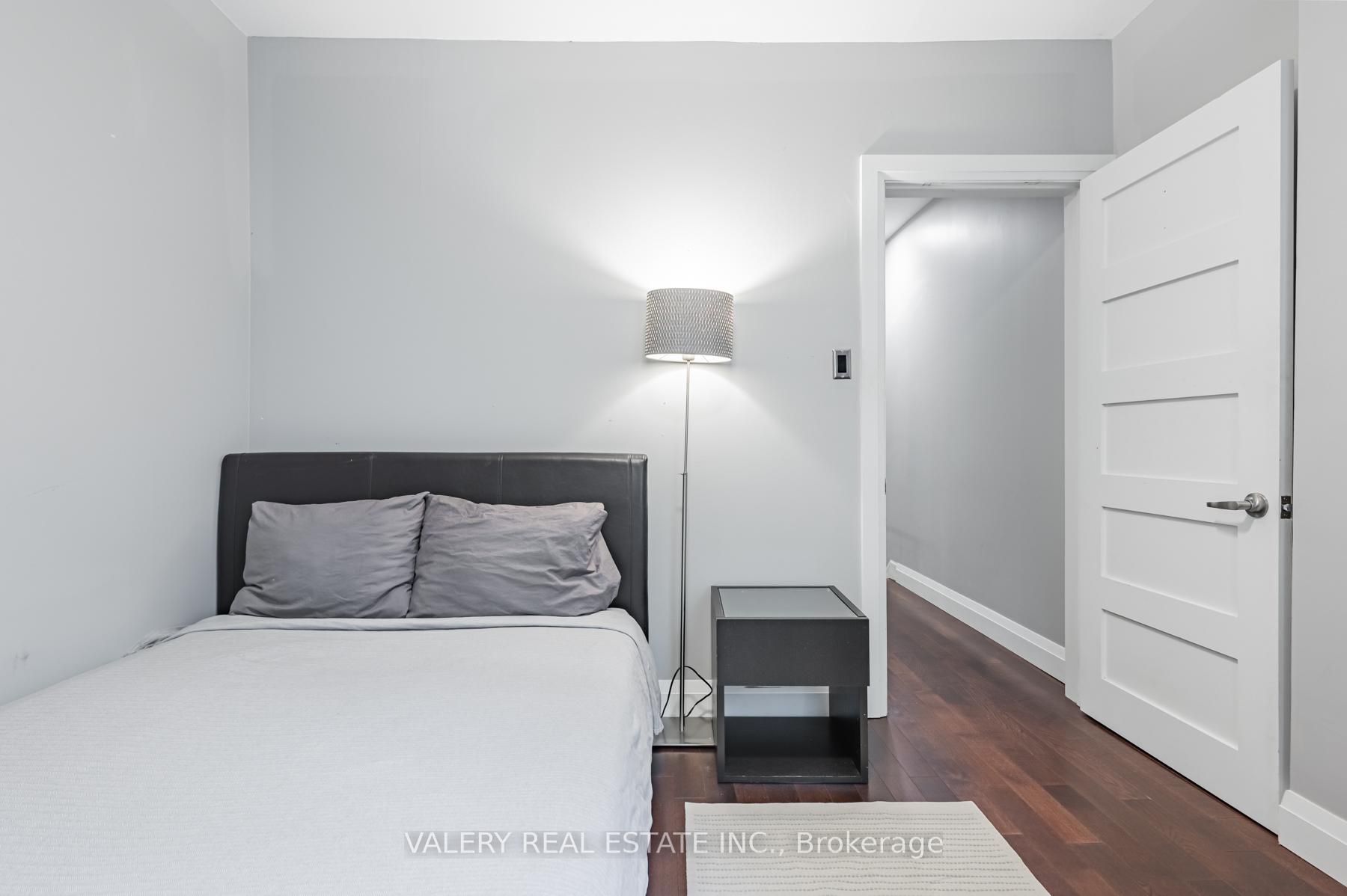 Photo 9 of 117 Mcgill Street, Toronto, Church-Yonge Corridor — HOMEH