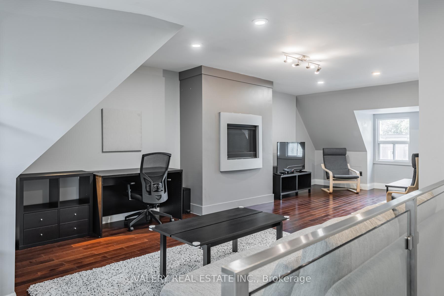 Photo 10 of 117 Mcgill Street, Toronto, Church-Yonge Corridor — HOMEH