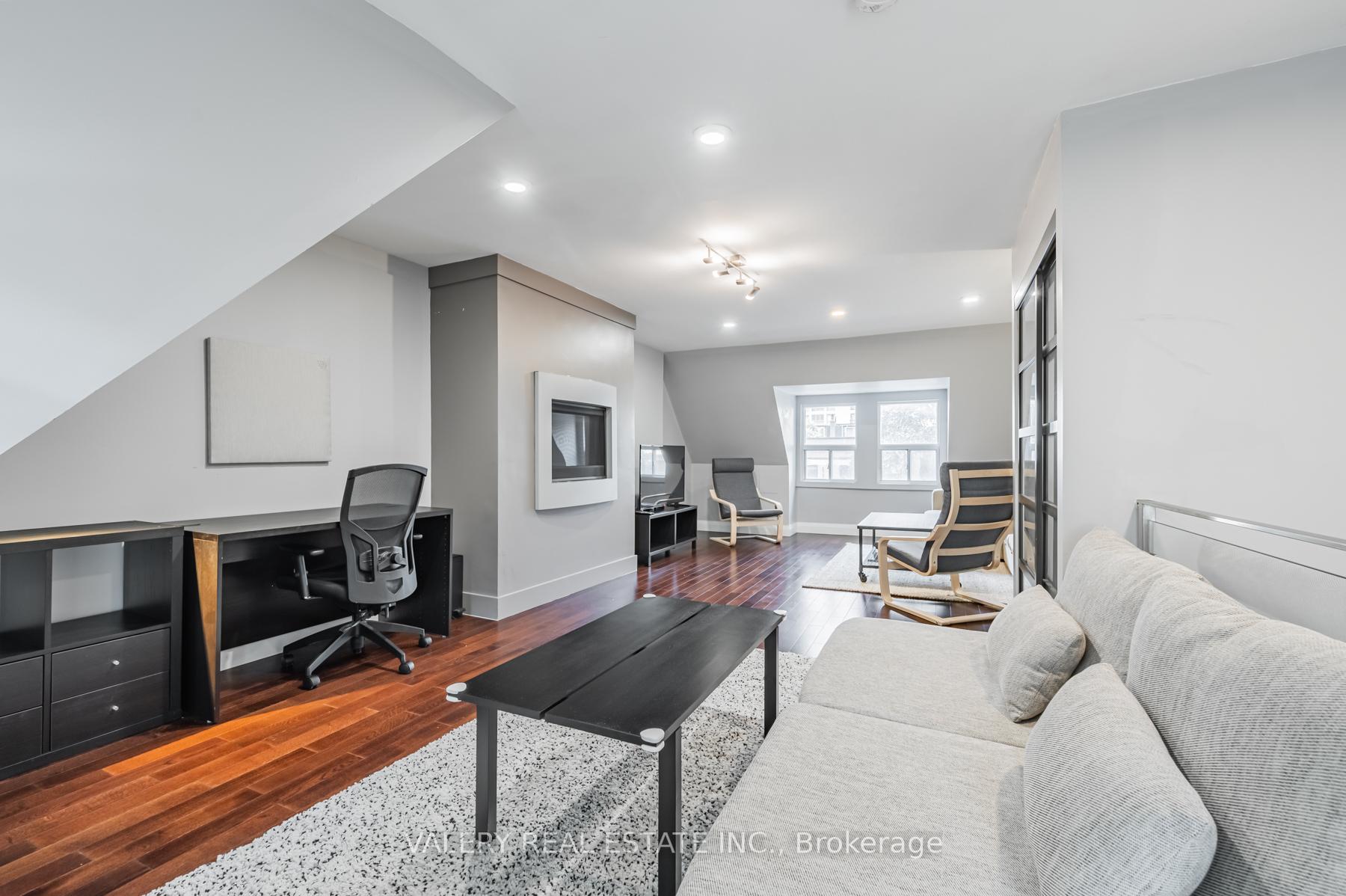 Photo 11 of 117 Mcgill Street, Toronto, Church-Yonge Corridor — HOMEH
