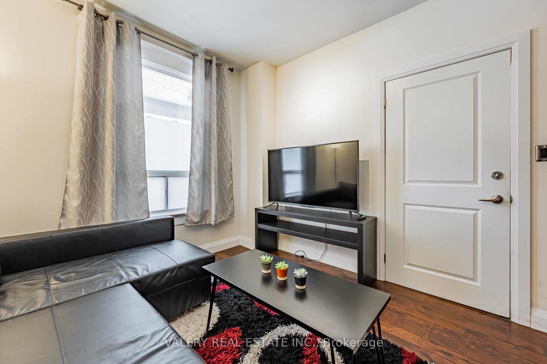 Photo 18 of 117 Mcgill Street, Toronto, Church-Yonge Corridor — HOMEH