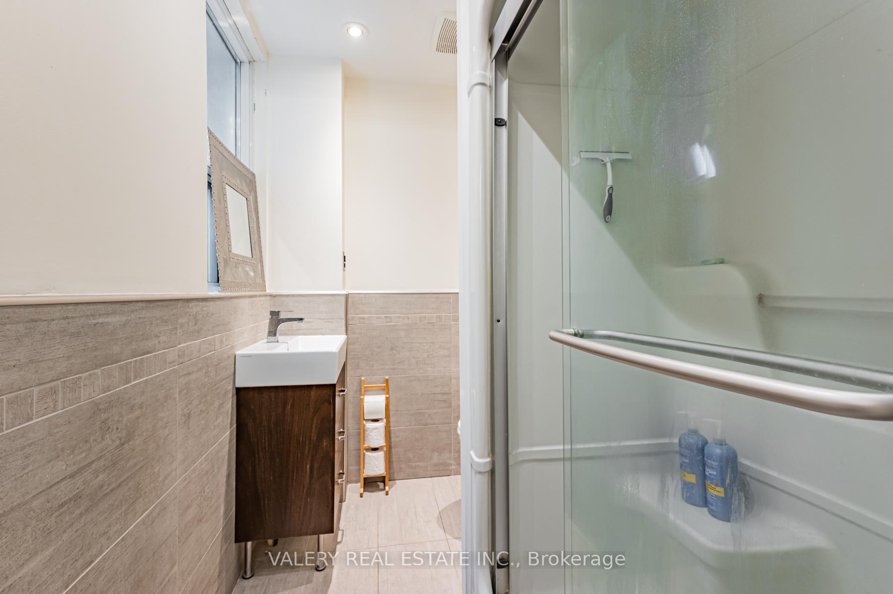 Photo 23 of 117 Mcgill Street, Toronto, Church-Yonge Corridor — HOMEH