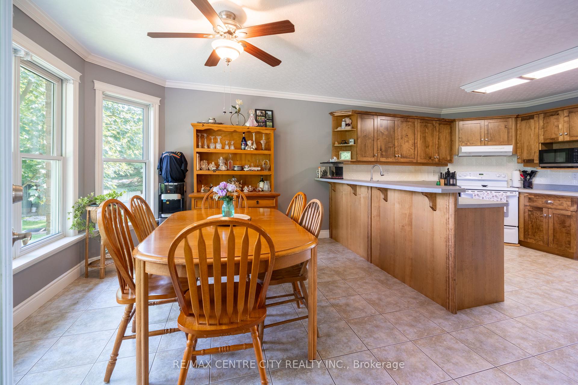 Photo 20 of 37 Bridle Path, Strathroy-Caradoc, SW — HOMEH
