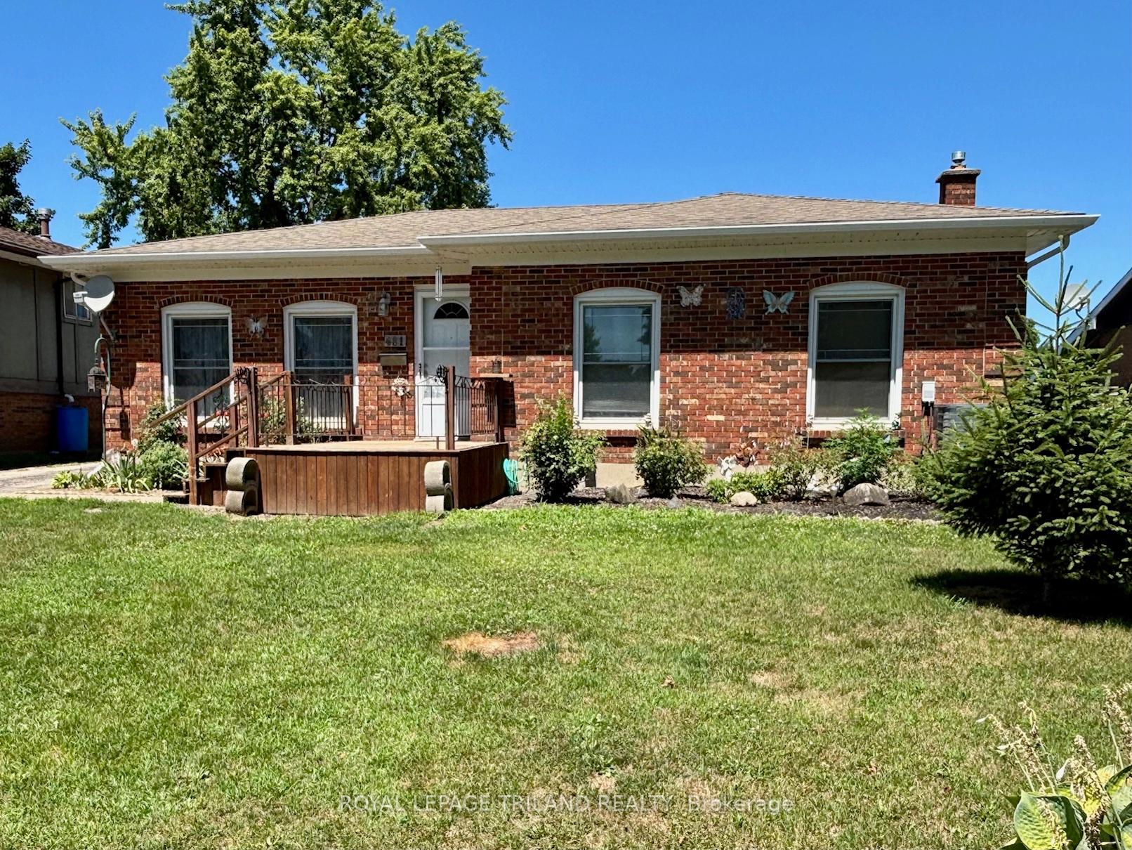 Photo 2 of 481 Maple Street, Strathroy-Caradoc, NW — HOMEH