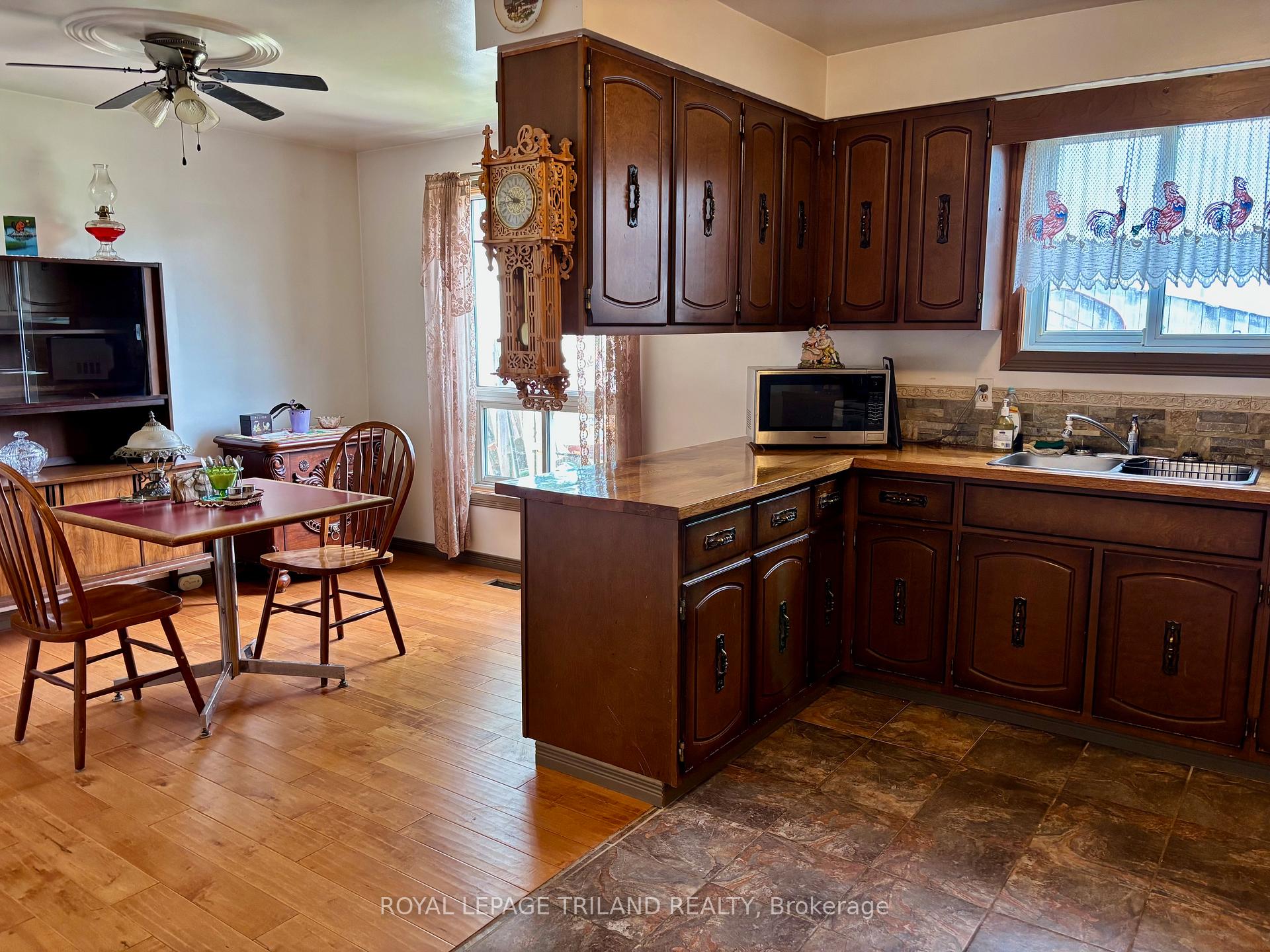 Photo 7 of 481 Maple Street, Strathroy-Caradoc, NW — HOMEH