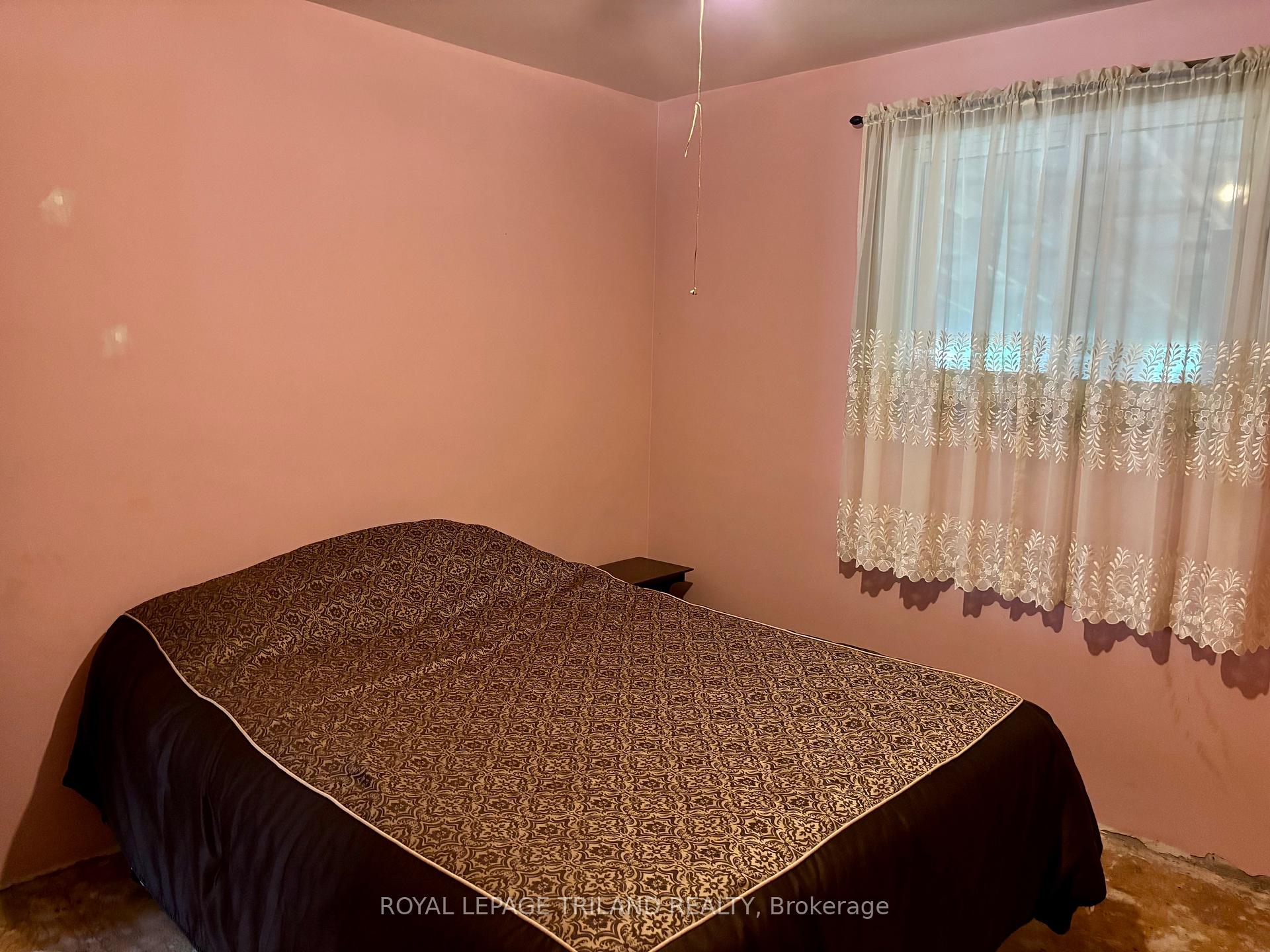 Photo 12 of 481 Maple Street, Strathroy-Caradoc, NW — HOMEH