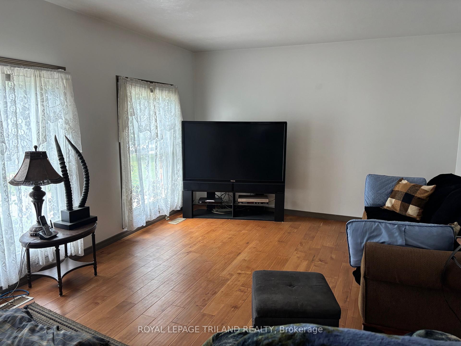 Photo 15 of 481 Maple Street, Strathroy-Caradoc, NW — HOMEH