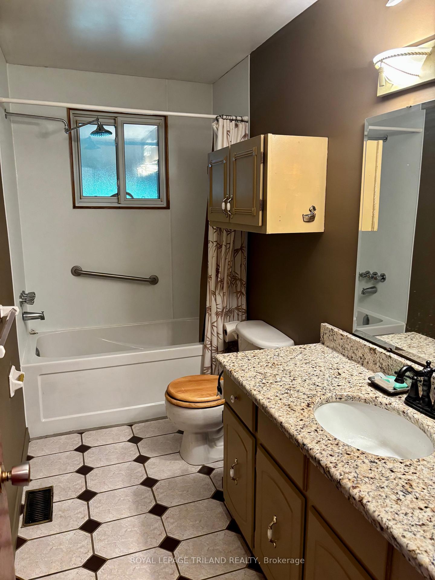 Photo 16 of 481 Maple Street, Strathroy-Caradoc, NW — HOMEH