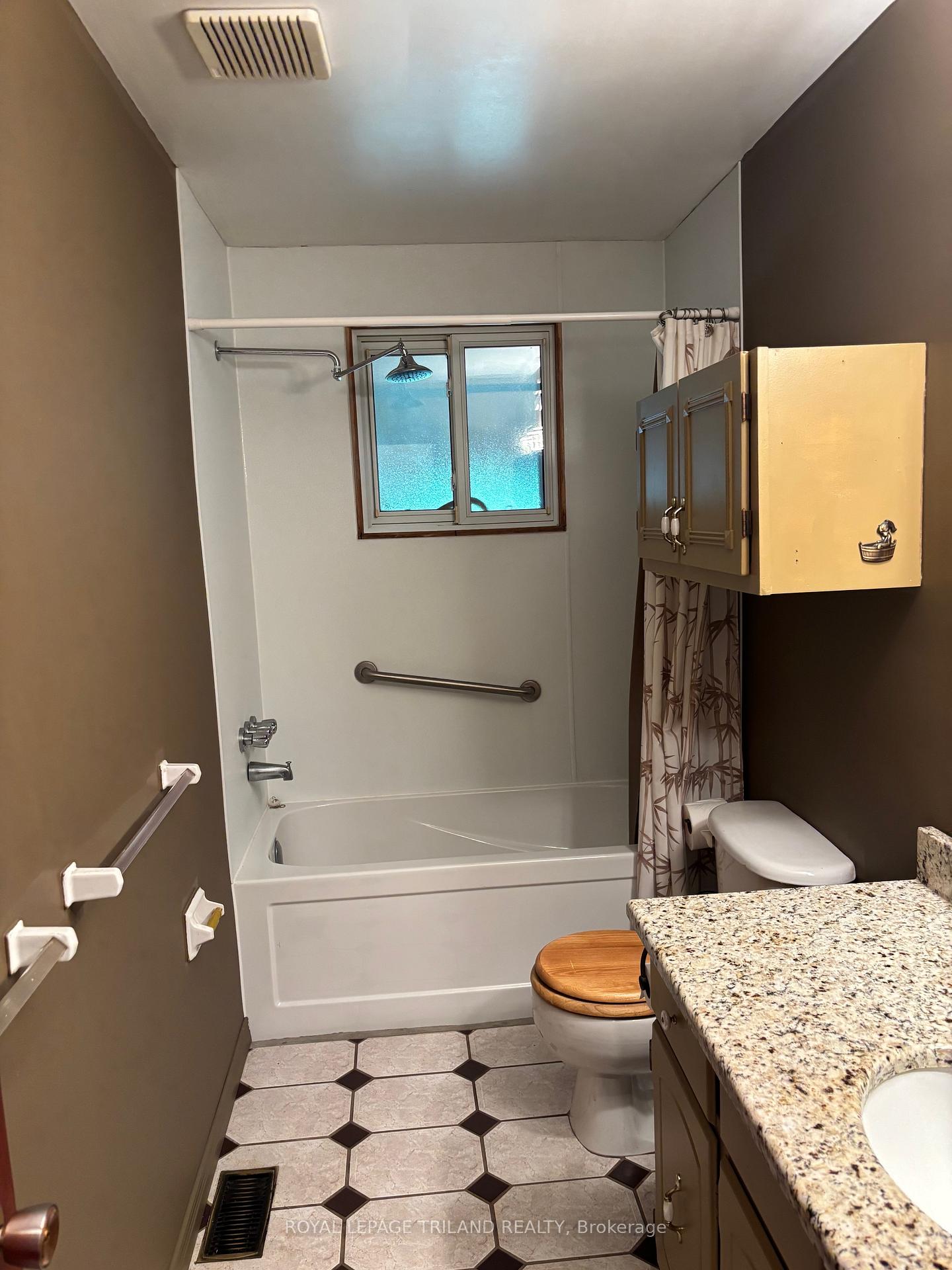 Photo 17 of 481 Maple Street, Strathroy-Caradoc, NW — HOMEH