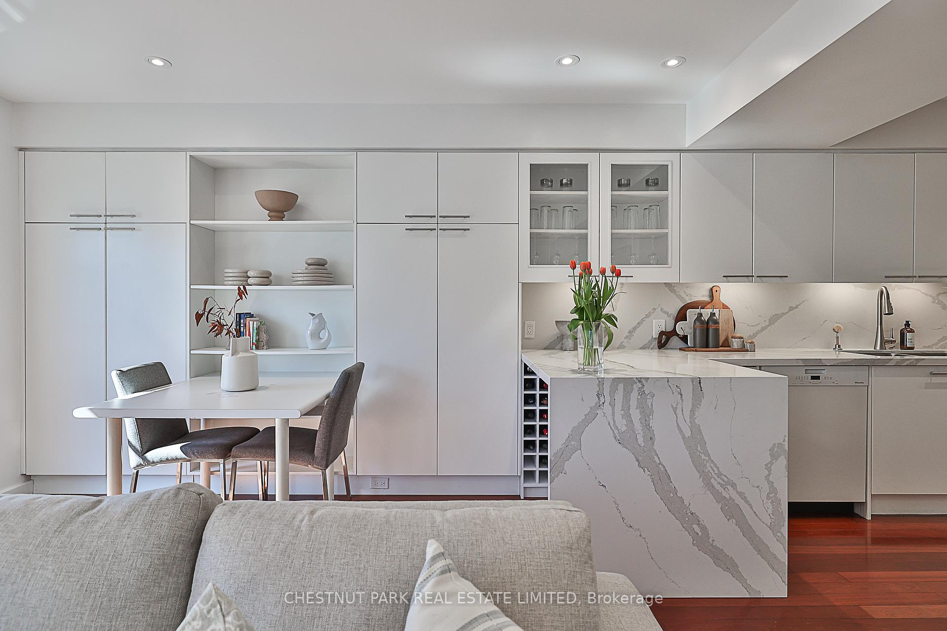 Photo 17 of 43 Glenvale Boulevard, Toronto, Leaside — HOMEH