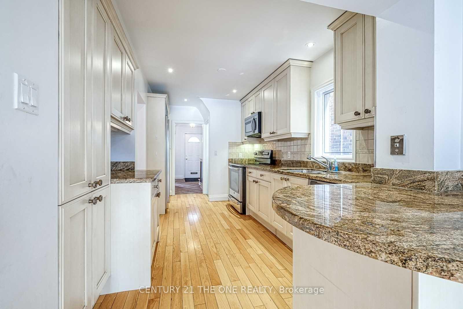 Photo 5 of 65 Divadale Drive, Toronto, Leaside — HOMEH