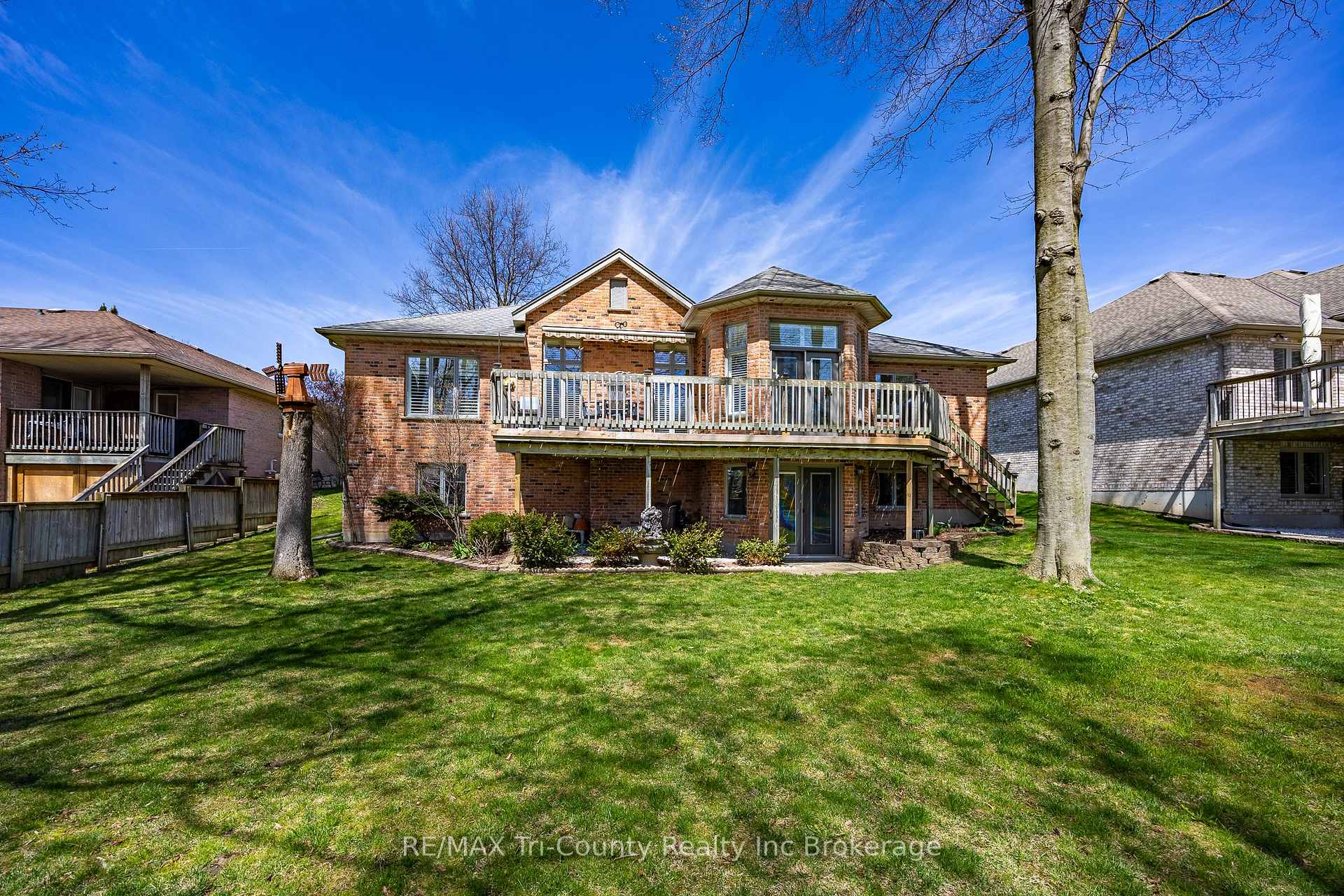 Photo 1 of 11 Woodside Drive, Tillsonburg — HOMEH
