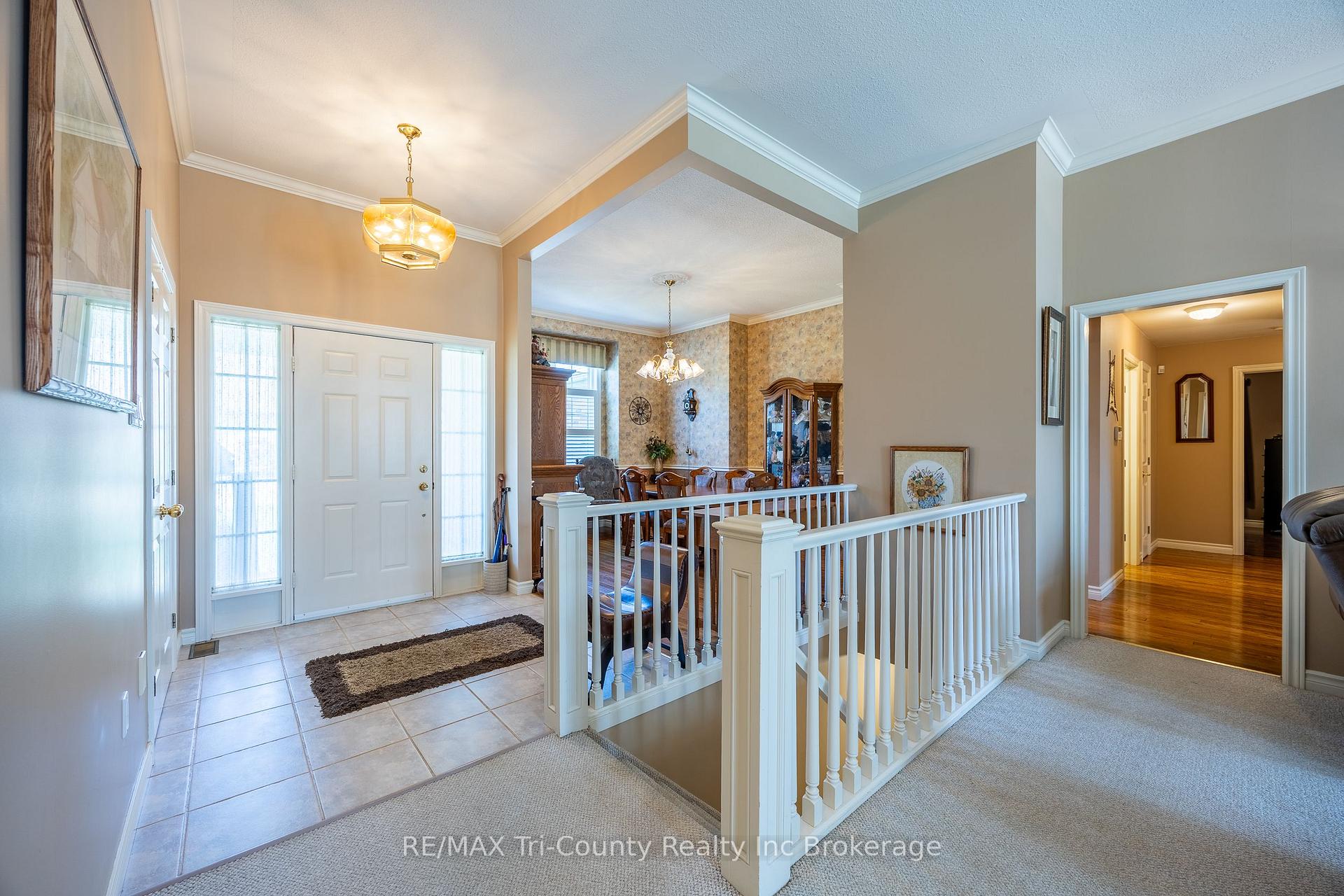 Photo 5 of 11 Woodside Drive, Tillsonburg — HOMEH
