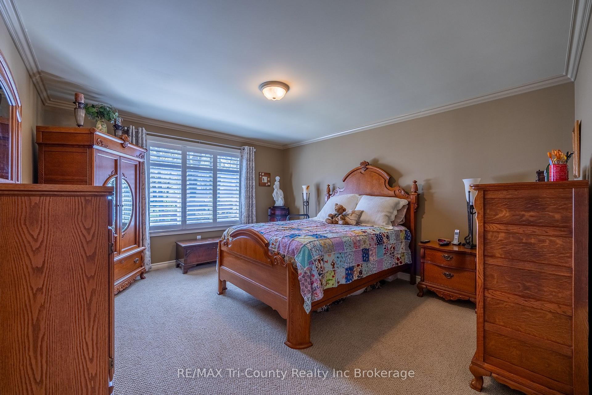 Photo 9 of 11 Woodside Drive, Tillsonburg — HOMEH