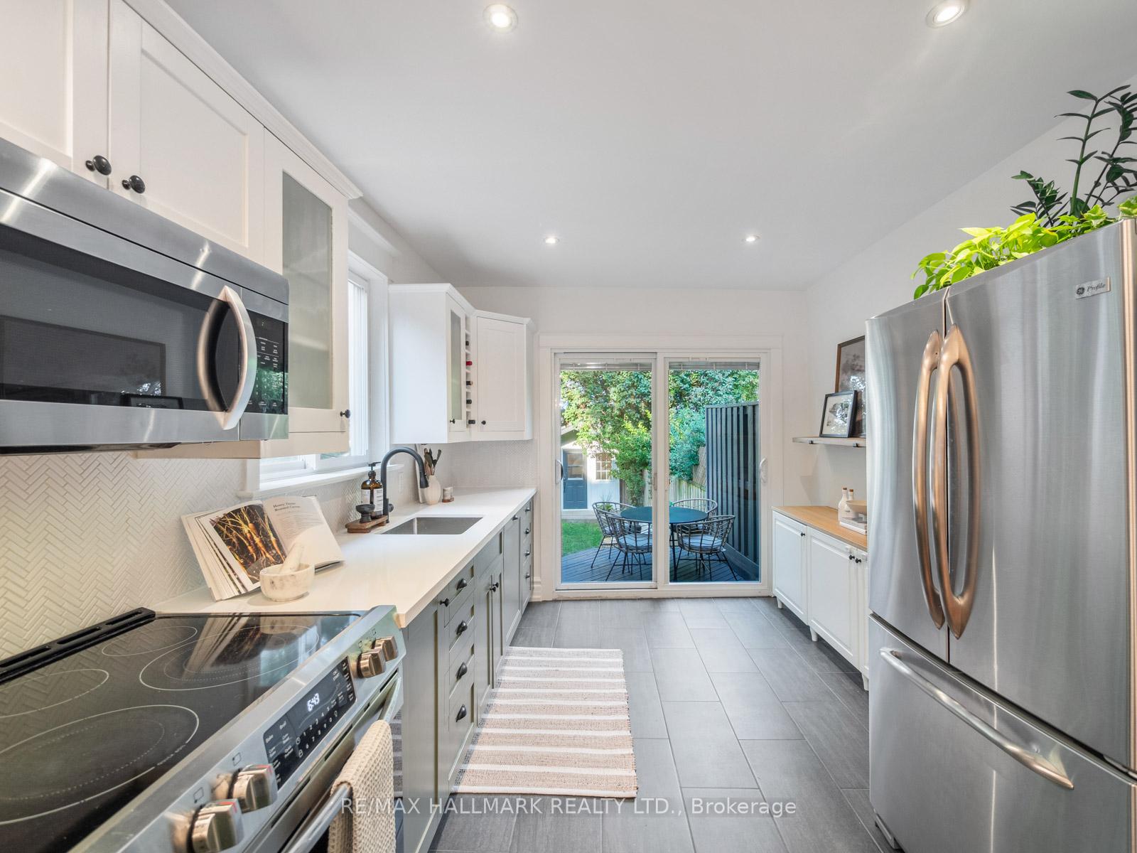 Photo 12 of 31 Seymour Avenue, Toronto, Blake-Jones — HOMEH