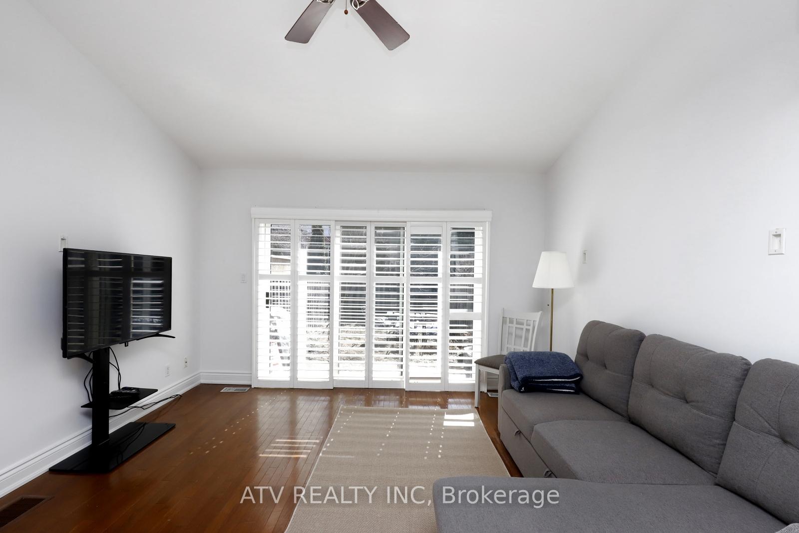 Photo 11 of 2523 Gerrard Street E, Toronto, East End-Danforth — HOMEH