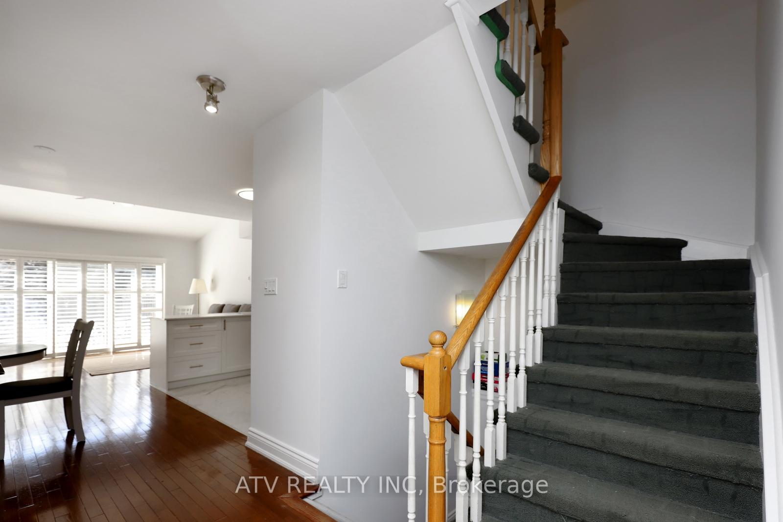Photo 13 of 2523 Gerrard Street E, Toronto, East End-Danforth — HOMEH