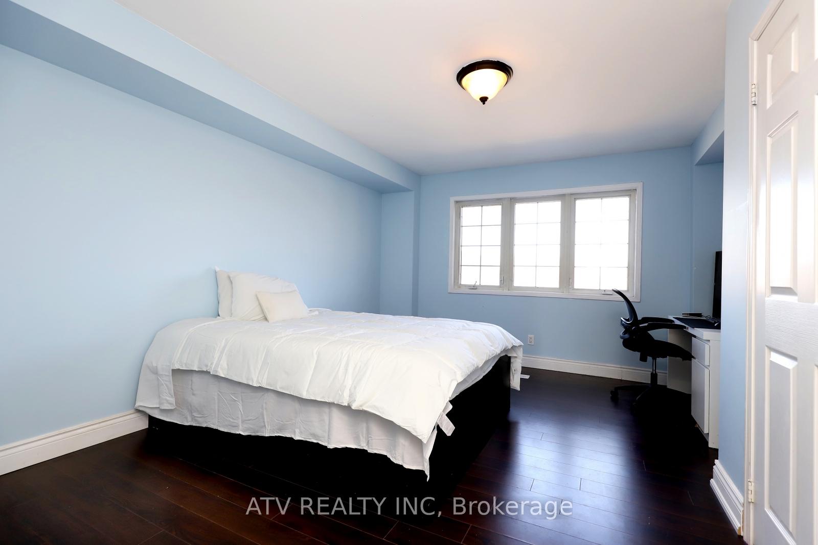 Photo 15 of 2523 Gerrard Street E, Toronto, East End-Danforth — HOMEH