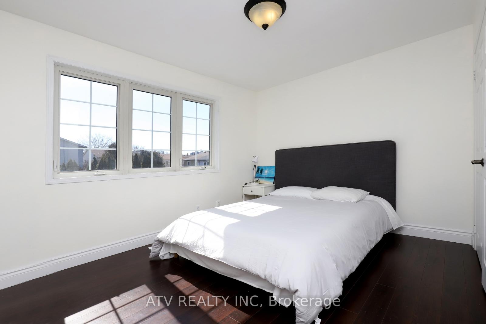 Photo 17 of 2523 Gerrard Street E, Toronto, East End-Danforth — HOMEH