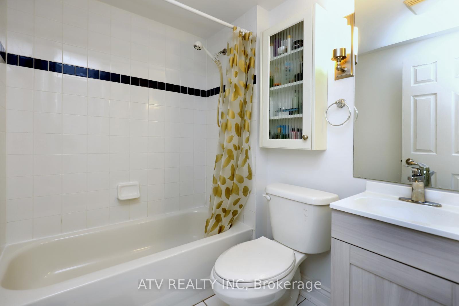 Photo 18 of 2523 Gerrard Street E, Toronto, East End-Danforth — HOMEH
