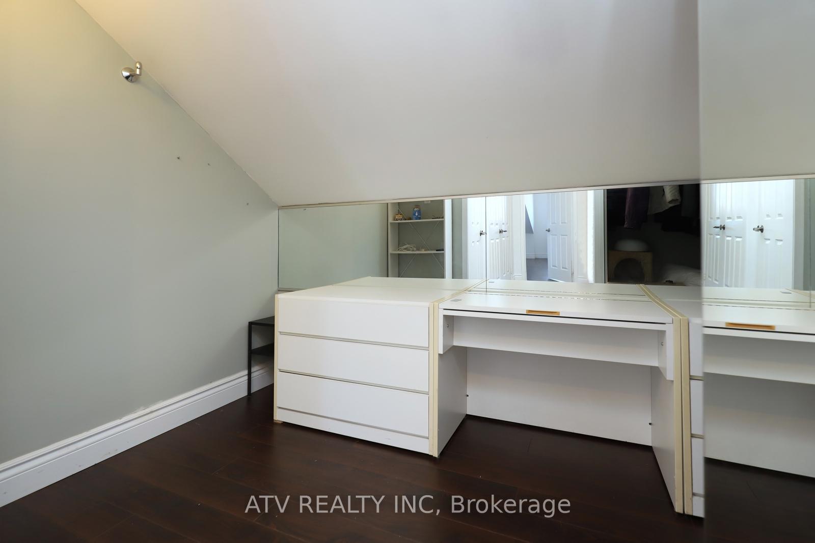 Photo 23 of 2523 Gerrard Street E, Toronto, East End-Danforth — HOMEH