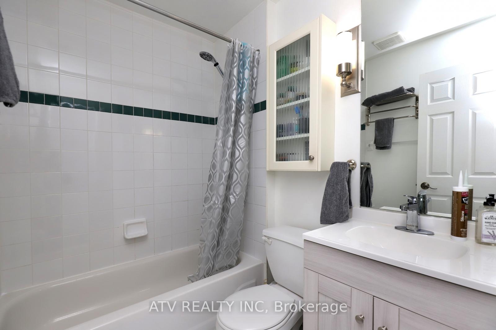 Photo 24 of 2523 Gerrard Street E, Toronto, East End-Danforth — HOMEH