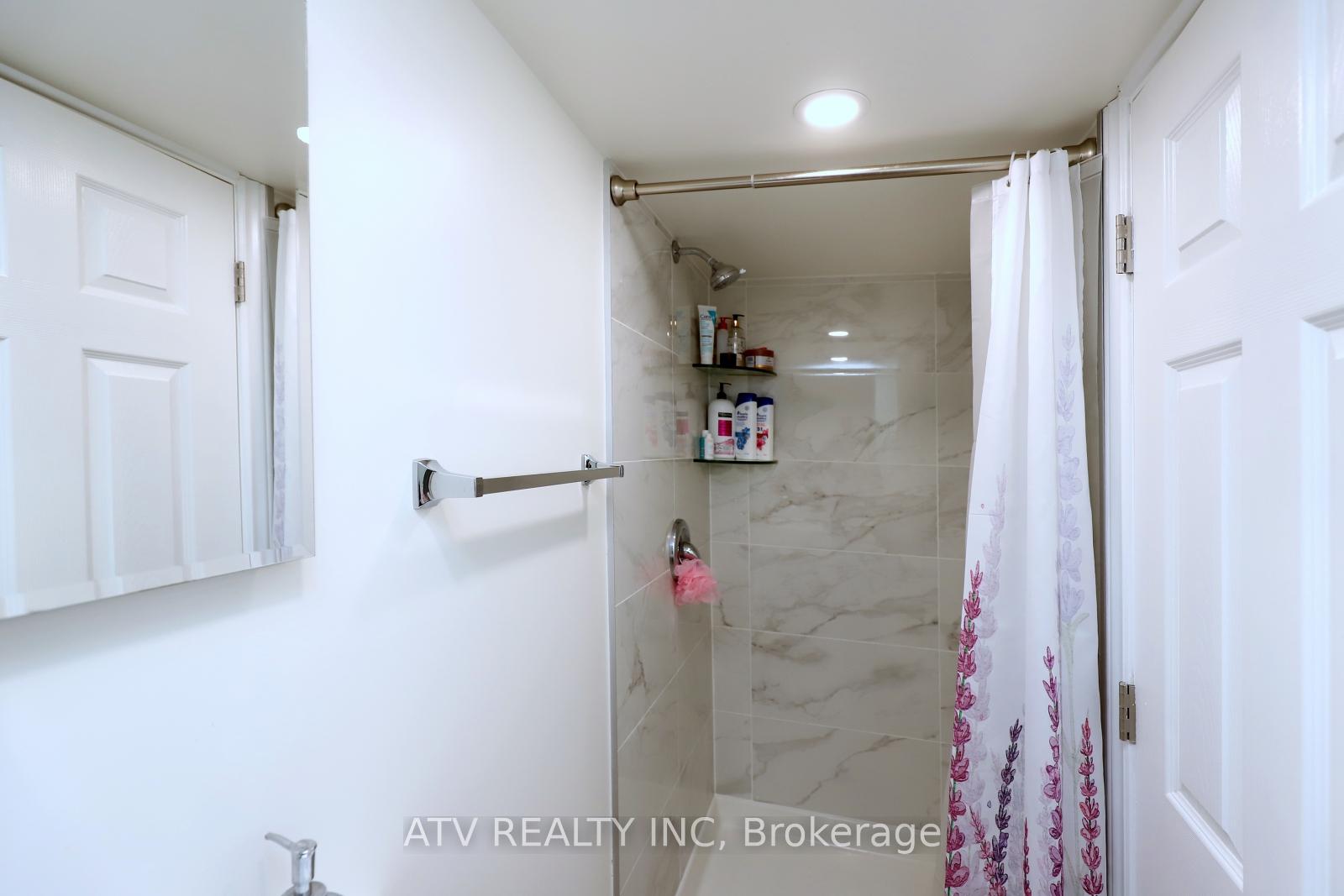 Photo 29 of 2523 Gerrard Street E, Toronto, East End-Danforth — HOMEH
