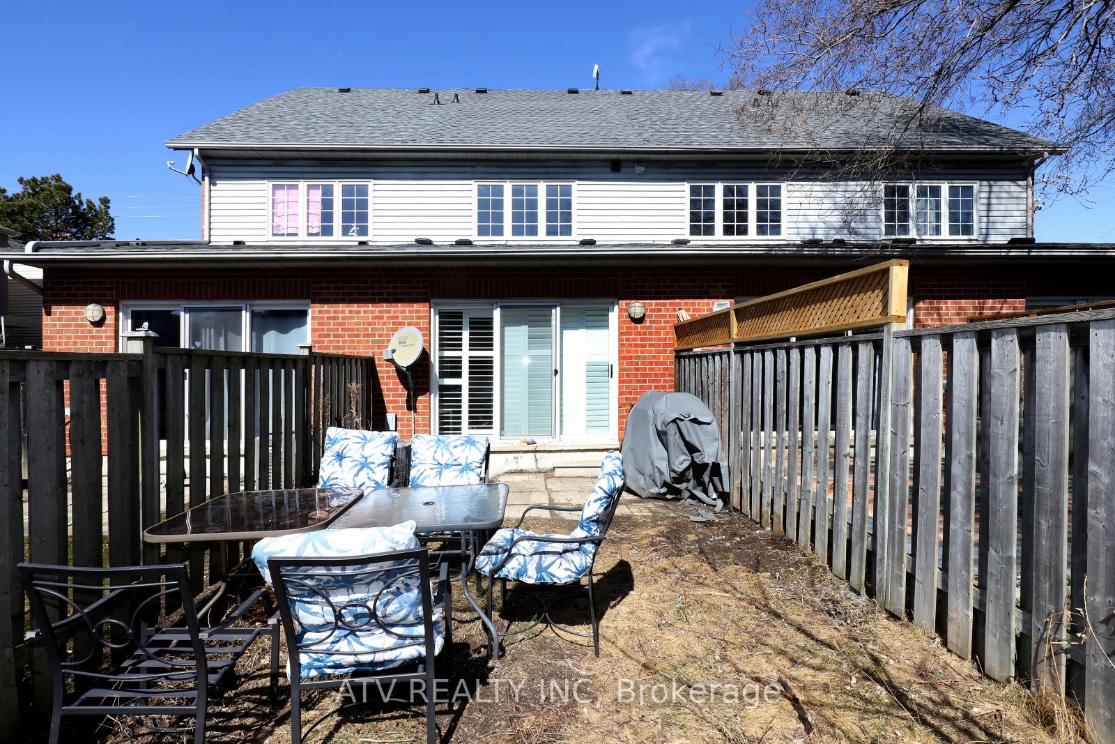 Photo 31 of 2523 Gerrard Street E, Toronto, East End-Danforth — HOMEH