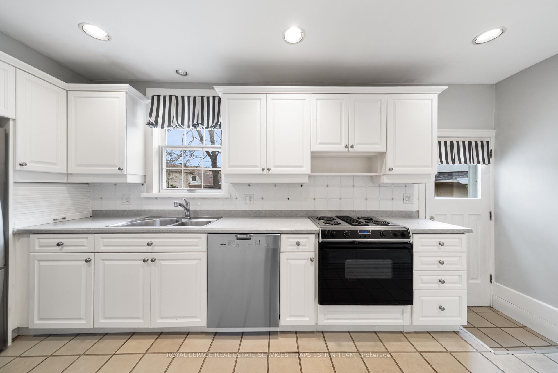 Photo 6 of 51 Hanna Road, Toronto, Leaside — HOMEH